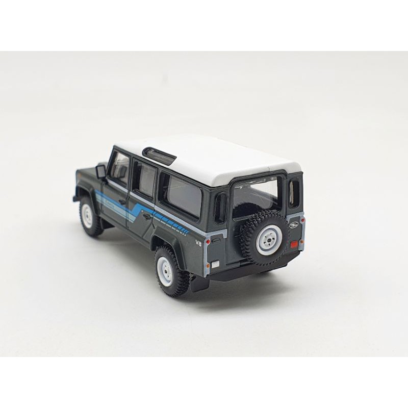 Xe Mô Hình Land Rover Defender 1985 County Station Wagon Grey RHD 1:64 Mini GT (Đen)