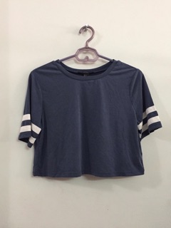 Áo crop top F21