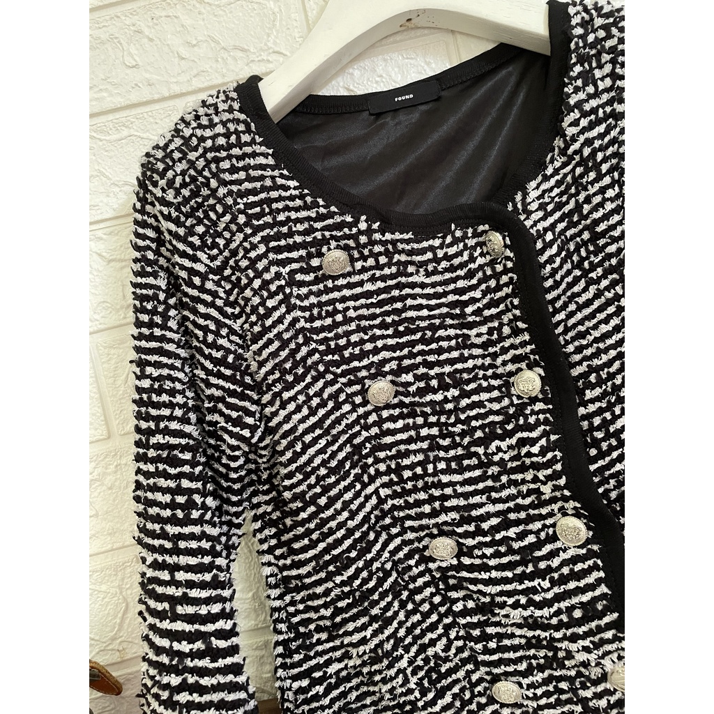 Áo lông nhiều nút