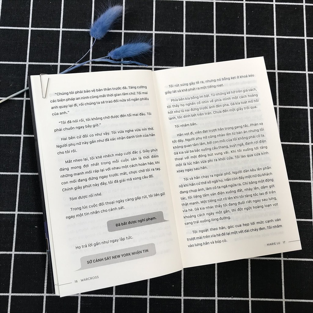 Sách - Warcross - Thợ Săn Tiền Thưởng (Kèm Bookmark)