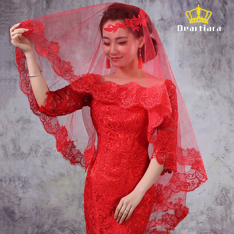 Màn cưới ren màu đỏ cho cô dâu