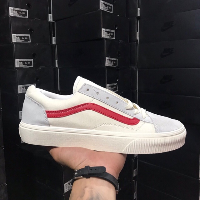 Vans trẮng sọc đỏ