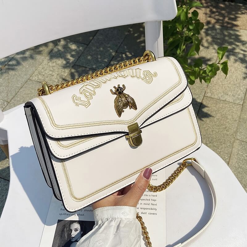 Túi xách nữ đeo vai nắp cài họa tiết hình ong nổi bật phong cách cá tính Queen shop TX03
