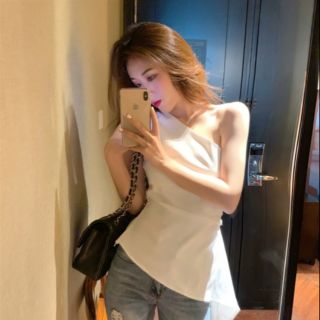 Áo lệch vai vạt dài