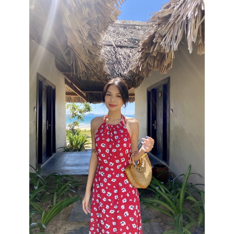 Đầm maxi cổ yếm hở lưng-lili | BigBuy360 - bigbuy360.vn