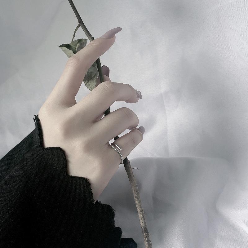 Nhẫn Hở Kim Loại Kiểu Dáng Đơn Giản 19400