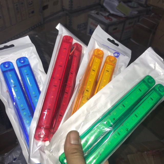 Hót sét 1 cặp 2 đèn chớp sườn sản phẩm sử dụng lắp sườn hay đầu xe