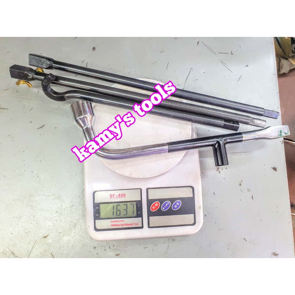 Bộ tay quay 3 khúc và con đội xe innova thay vỏ dự phòng mở tắc kê bánh xe sơ cua