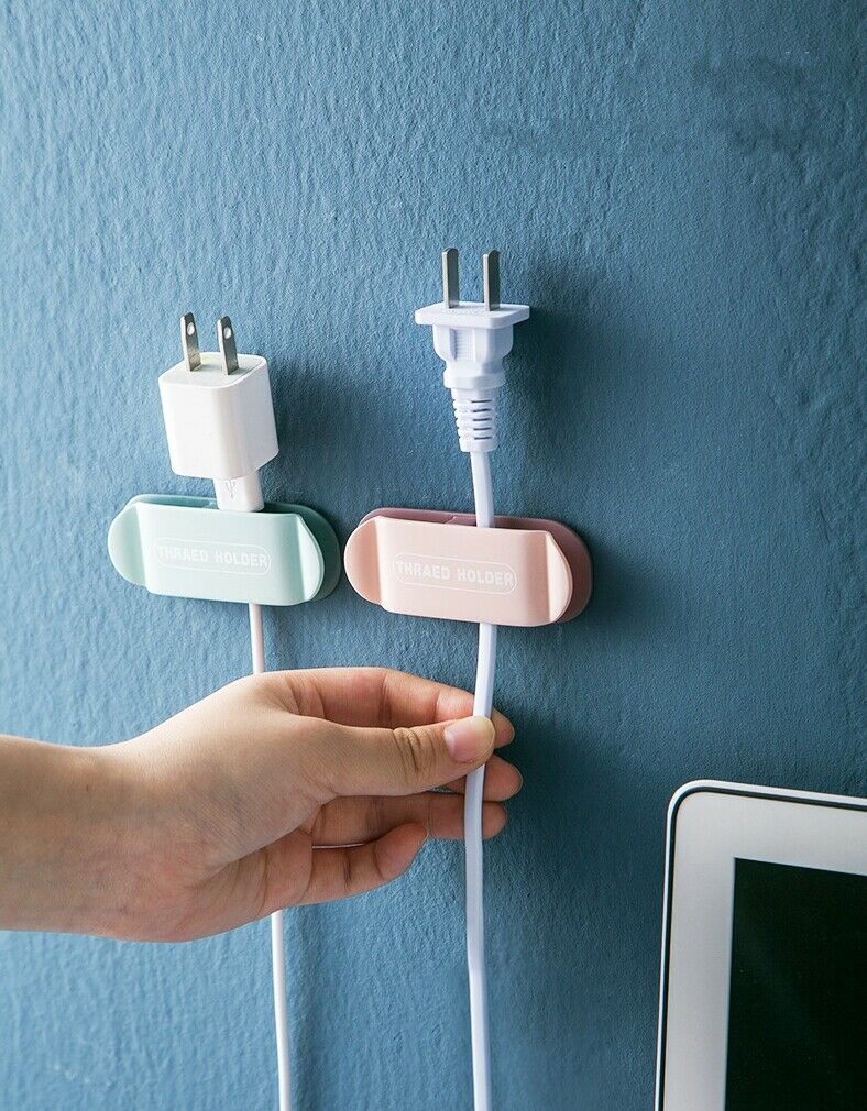 Set 4 Móc Treo Phích Cắm Điện Dán Tường Tiện Lợi