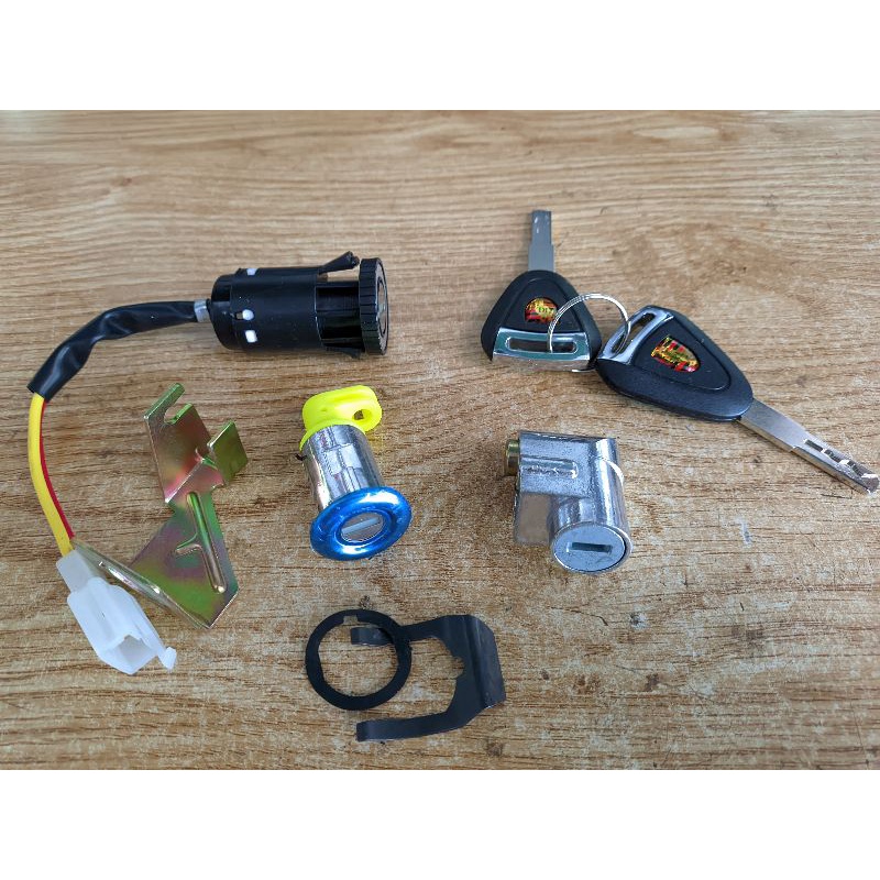 Bộ ổ khóa xe điện xmen, vespa, bò điên, 133s..