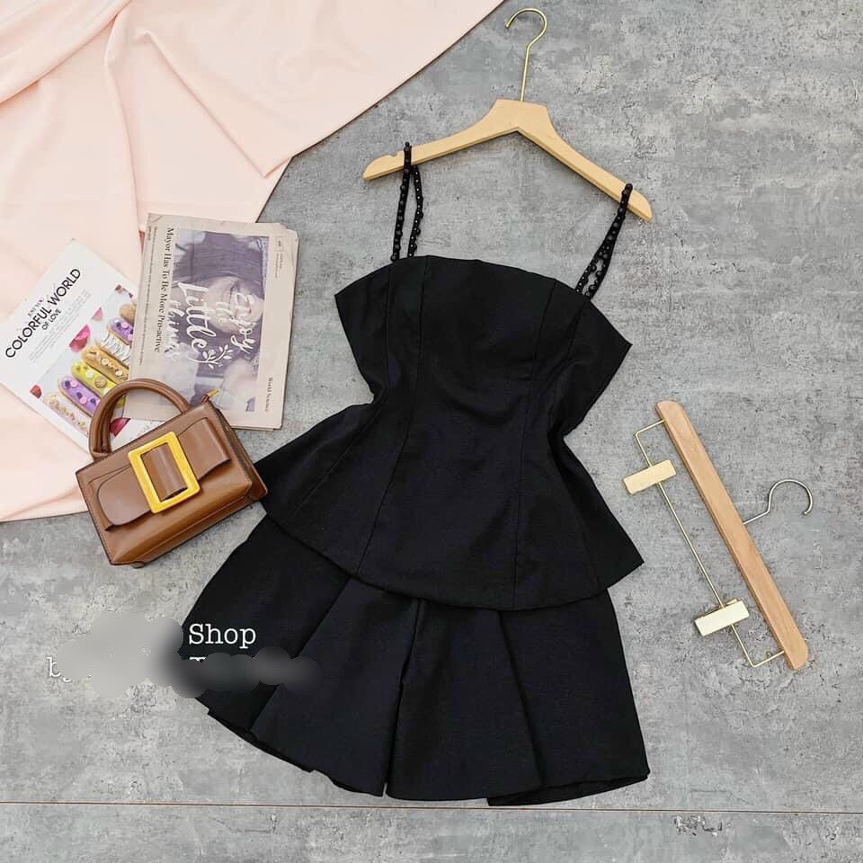 sét áo hai dây có nút ngọc xẻ tà  phối quần đùi ống rộng siêu dễ thương m46 | BigBuy360 - bigbuy360.vn