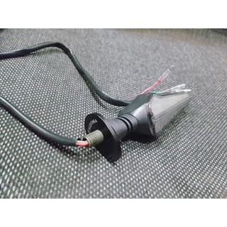 Lông đền gắn kèm xi nhan độ