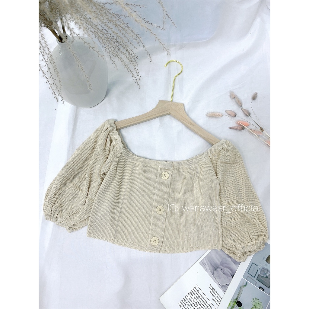 Áo croptop trễ vai tay bồng hàng cúc trước WANAWEAR màu kem be trắng đen