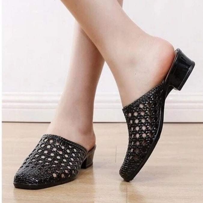 DÉP SỤC NHỰA LỖ ĐI MƯA 2 KIỂU LỖ DẺO 2P VÀ LỖ TRÒN CAO 4CM