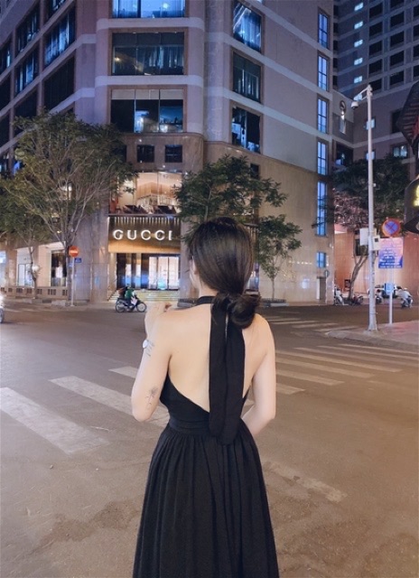 Đầm yếm dài