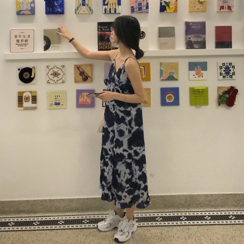 (HÀNG SẴN) Váy hai dây mùa hè suông dài họa tiết loang màu xanh bò sữa nhún bèo style retro Hàn Quốc | BigBuy360 - bigbuy360.vn