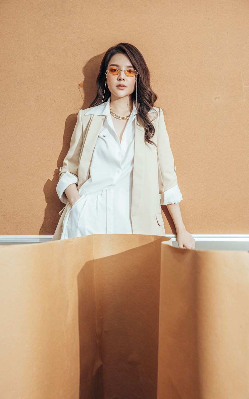 Áo blazer cá tay cổ kiểu CCHAT | BigBuy360 - bigbuy360.vn