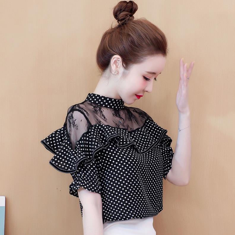 Áo sơ mi chấm bi cổ trụ vai ren cực xinh
