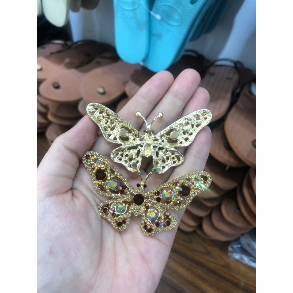 Bướm hột nâu , Charm gắn dép , link chỉ bán charm không bán kèm dép , vui lòng ib cho shop