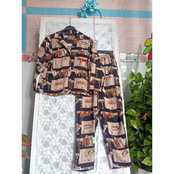 Thanh lí đồ bộ pijama mango tay dài quần dài màu nâu xinh hoạ tiết con ngựa