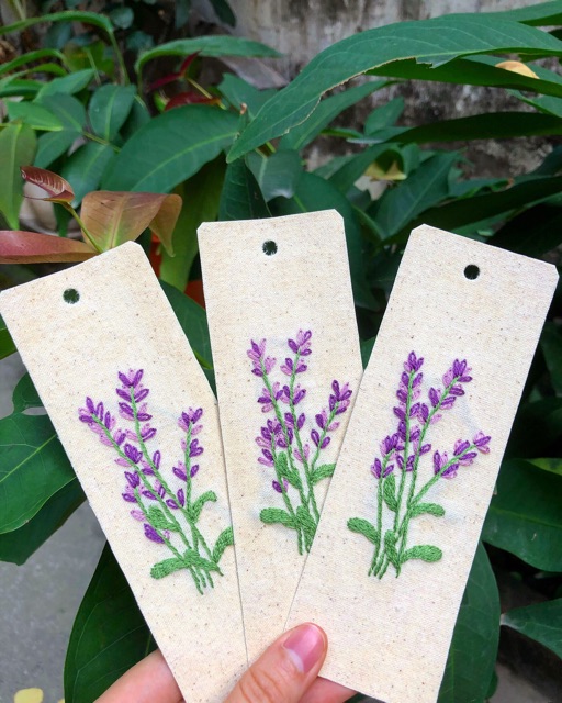 Bookmark thêu tay