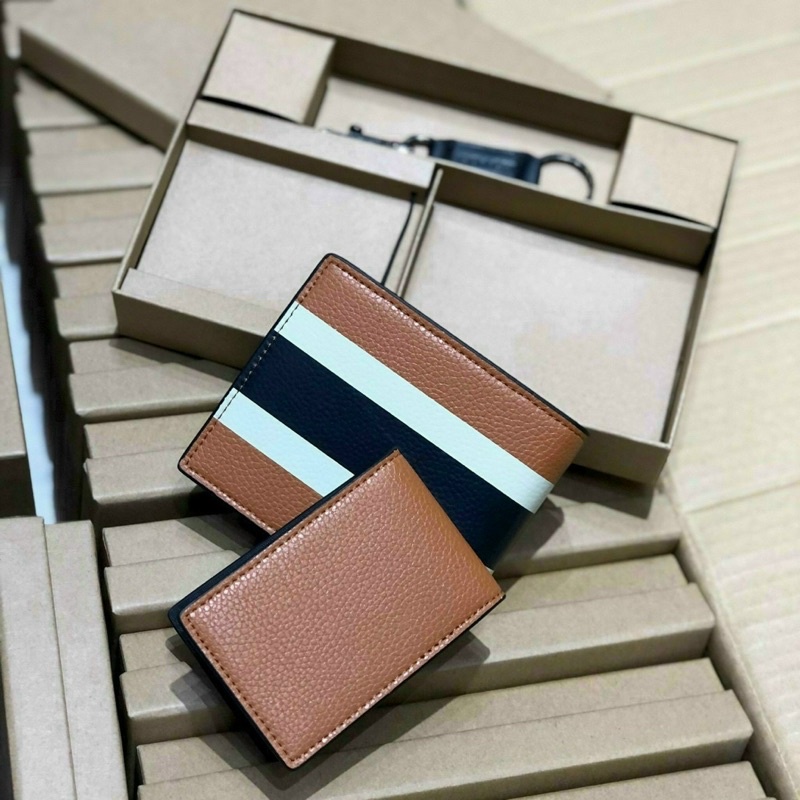 Ví Coach kèm móc khoá full box