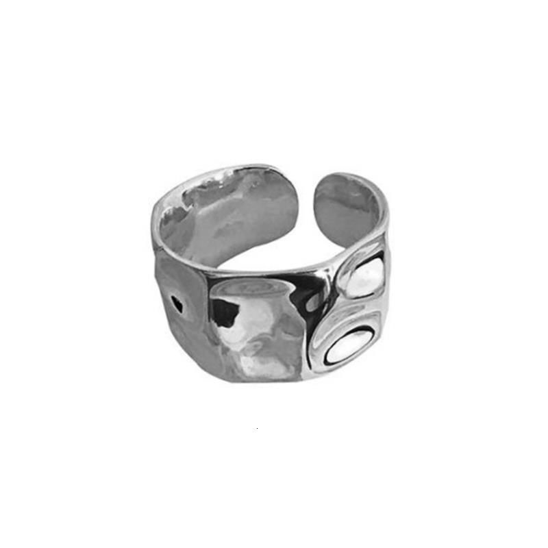 Nhẫn thiết kế mới lạ phong cách hip hop dành cho cả nam và nữ