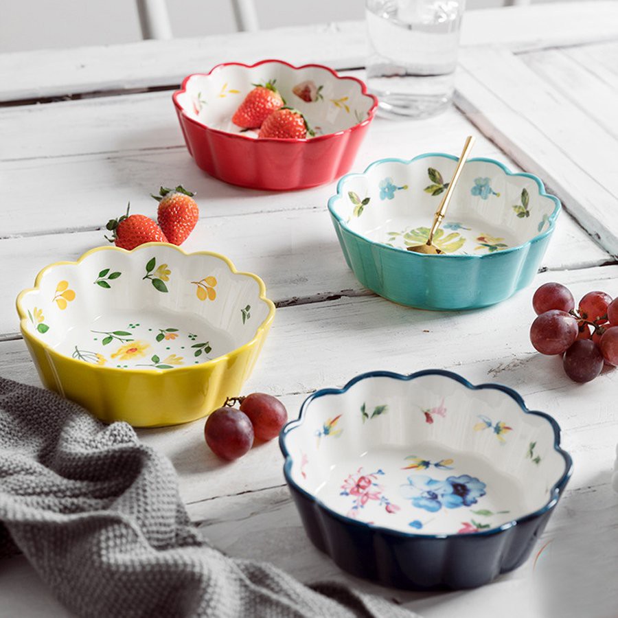 Bát sứ, tô sứ tròn viền sóng họa tiết hoa quả dâu tây - phong cách Nhật Bản