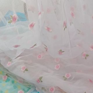 Vải lưới thêu hoa nhí