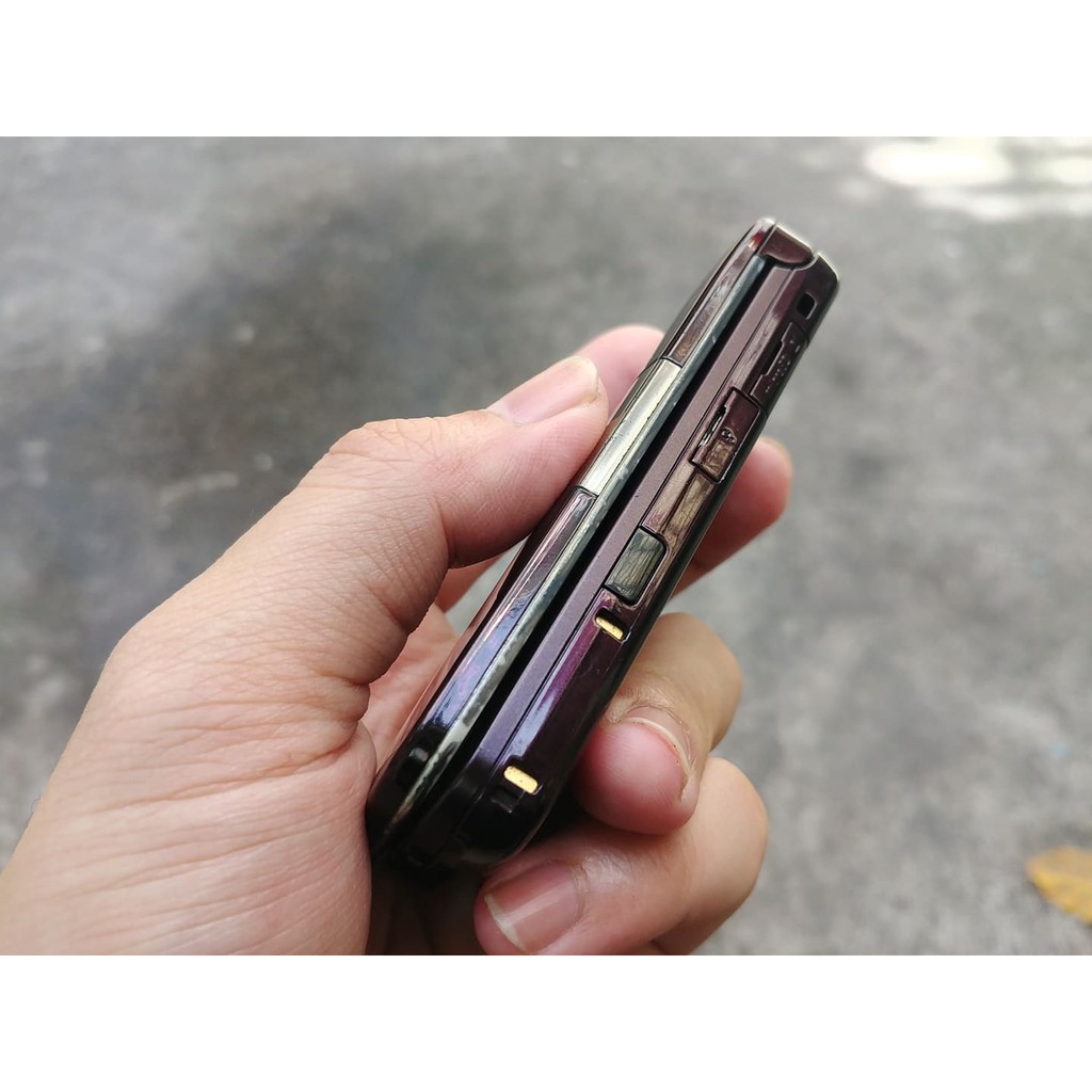Điện thoại Sharp 812sh màu nâu