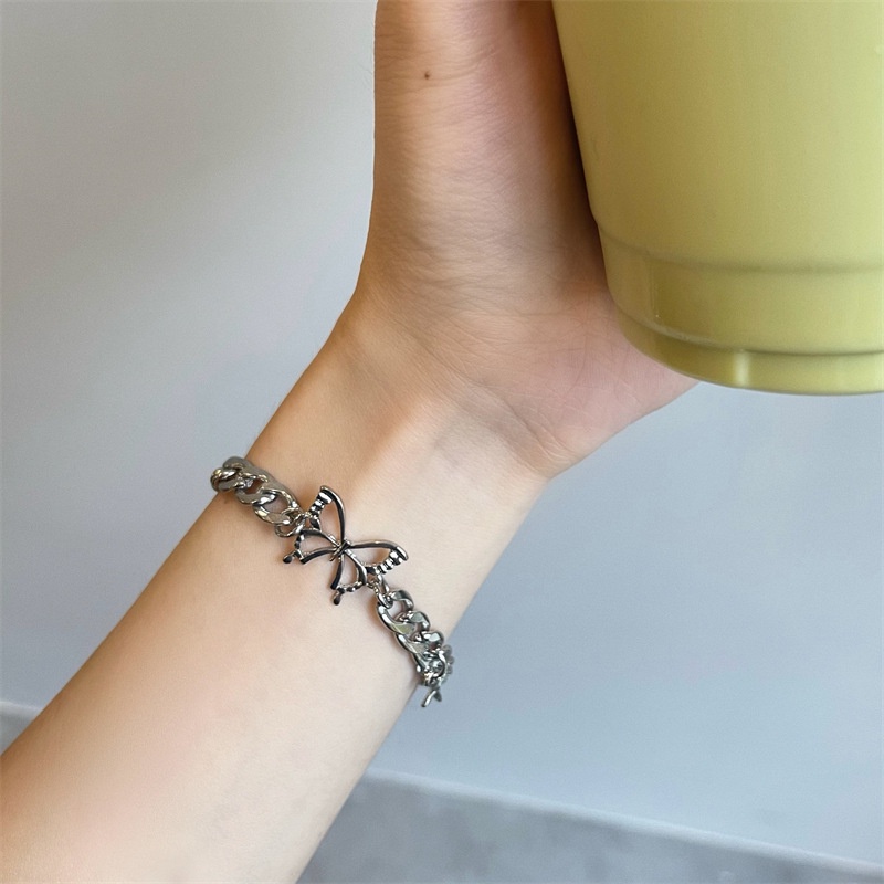 Vòng Tay Mặt Hình Bướm Rỗng Phong Cách Hip hop Cá Tính Dành Cho Nữ