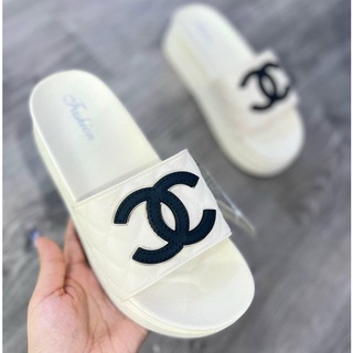 Dép lê đế xuồng, quai ngang trần trám, có 2 màu đen và trắng siêu nhẹ siêu êm