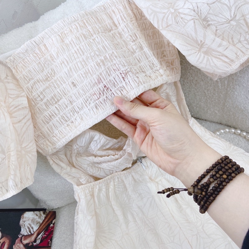 ĐẦM HOA NỔI CUT-OUT CHÉO DÂY BỤNG NHÚN NGỰC