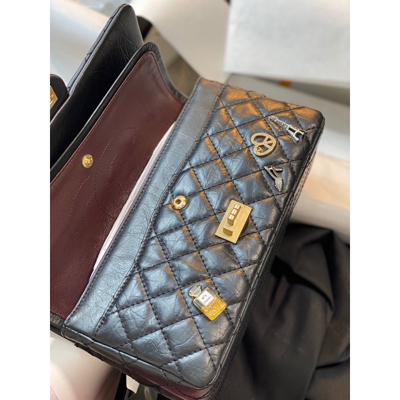 𝐓𝐮́𝐢 𝐂𝐡𝐚𝐧𝐞𝐥 𝐜𝐥𝐚𝐬𝐬𝐢𝐜 𝐡𝐮𝐲 𝐡𝐢𝐞̣̂𝐮