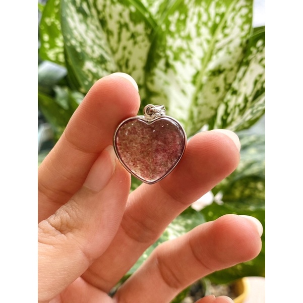 Mặt dây chuyền đá Strawberry Quartz