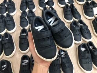 Giầy sneaker next