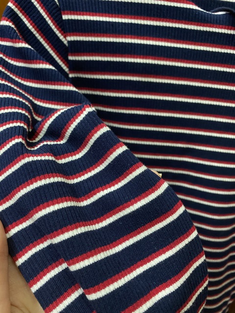 Áo tay dài sọc hồng