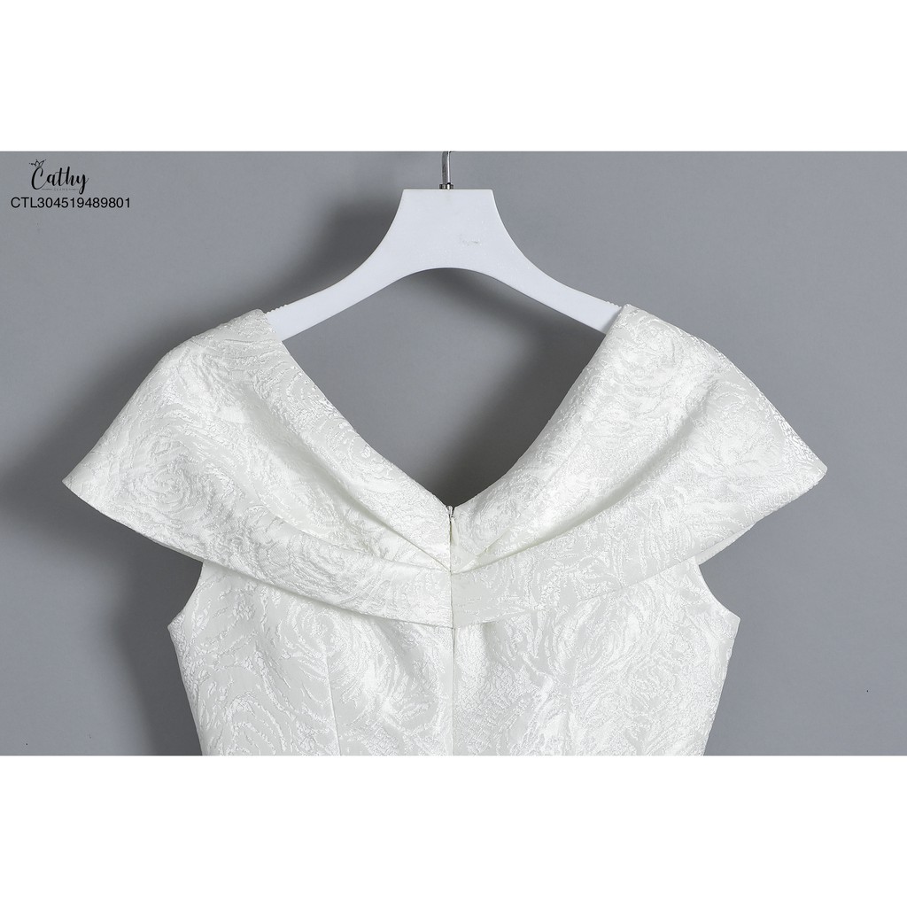 Đầm bút chì Cathy Clans vai phủ xoắn ngực hoa nở trắng | BigBuy360 - bigbuy360.vn