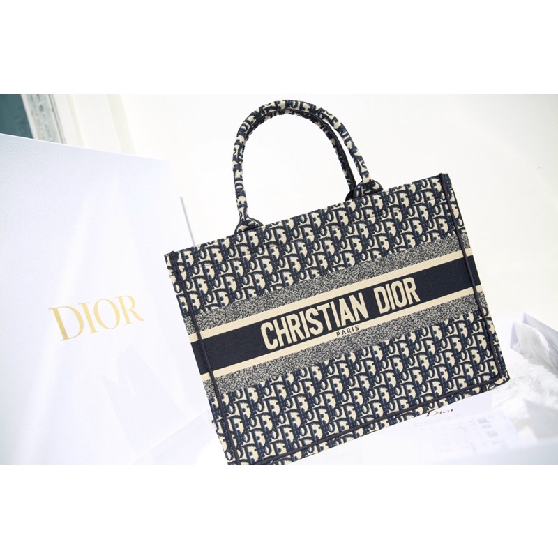 Túi Dior Tote chữ dệt 3 màu fullbox nguyên seal kèm khăn lụa size 40 đẹp hết nấc
