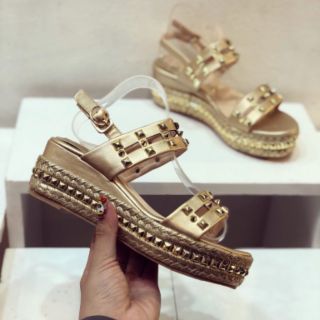 Giày đế xuồng louboutin cực đẹp