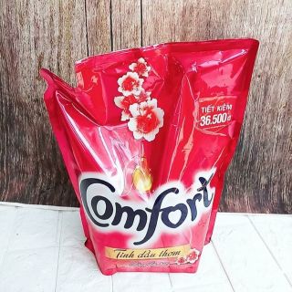 Comfort tinh dầu thơm . Màu đỏ 2.6l .