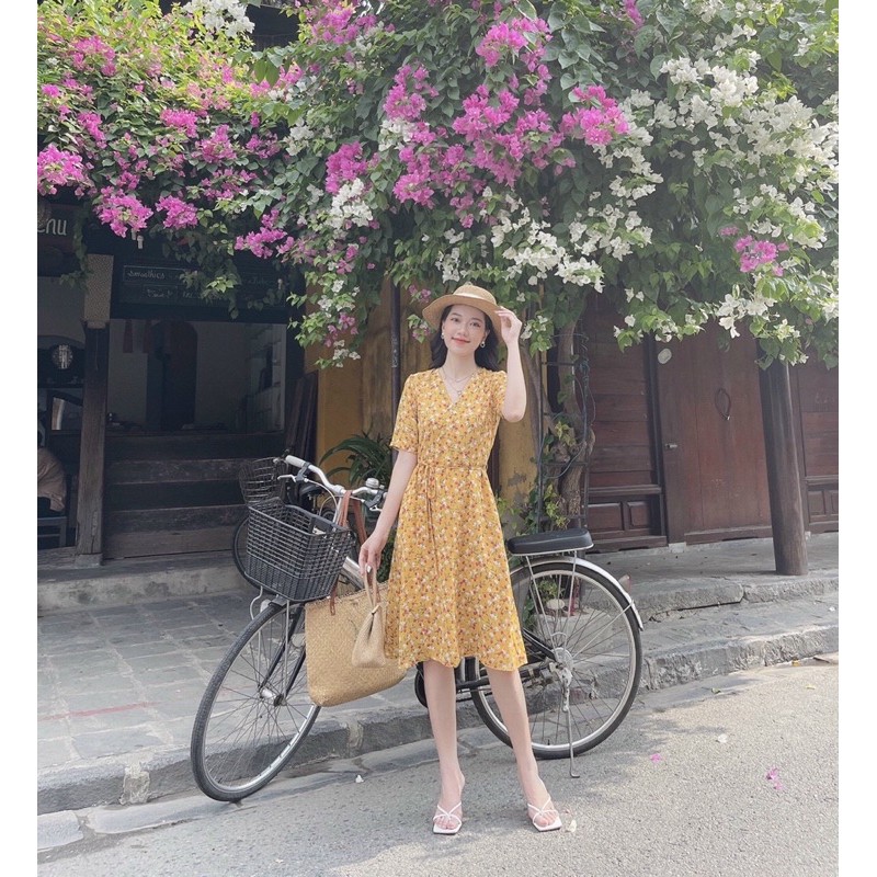 Váy hoa nhí cổ wrap