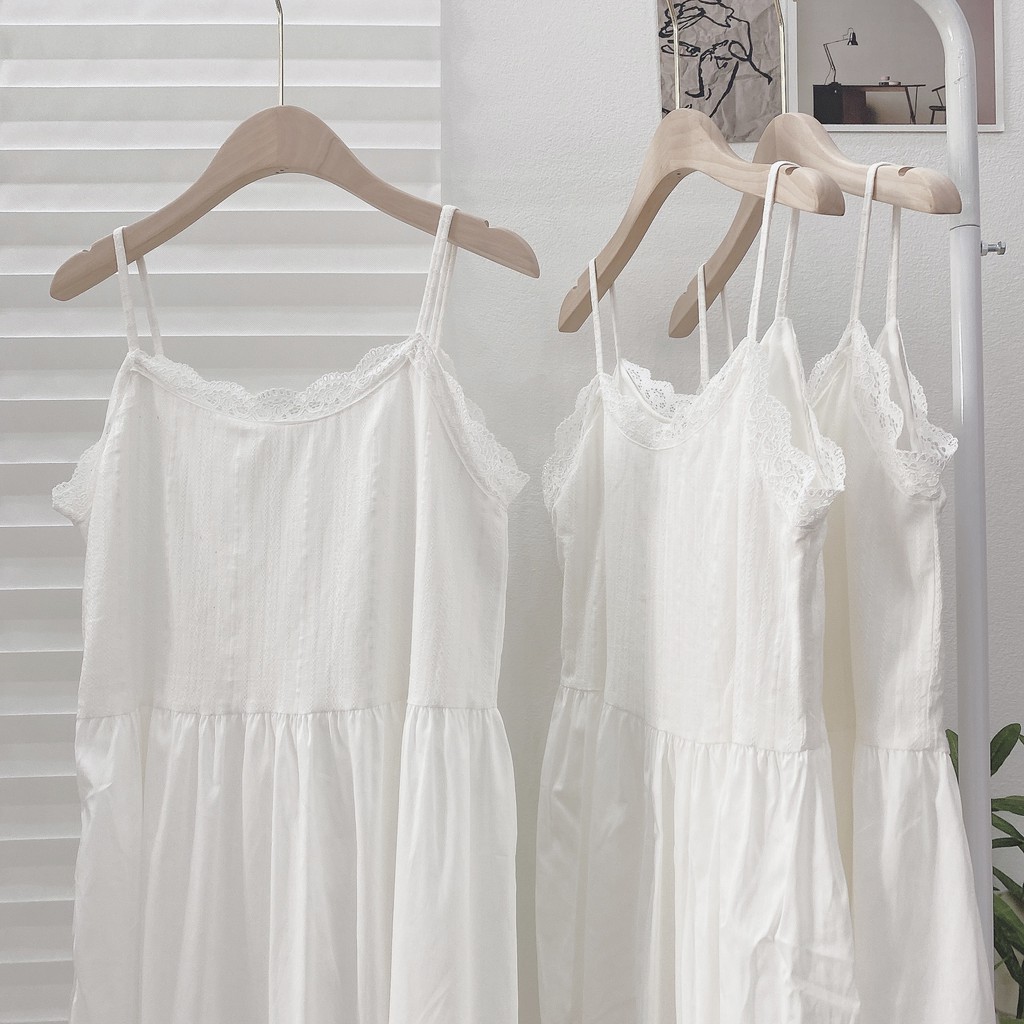 Váy đầm maxi hai dây thô trắng gấu pha ren | BigBuy360 - bigbuy360.vn