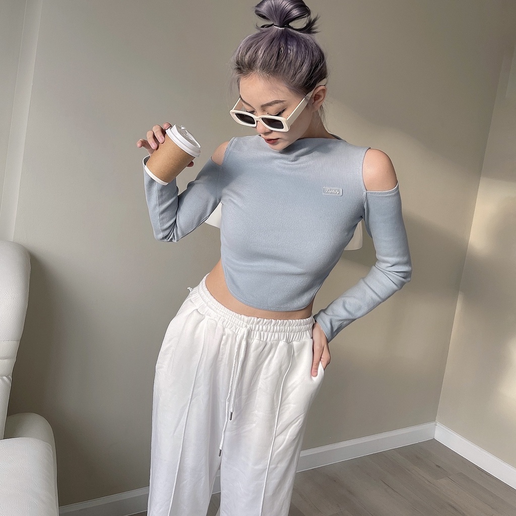 Áo croptop nữ khoét eo logo TOPTIFY dài tay cut out vai Theodora Top AC234