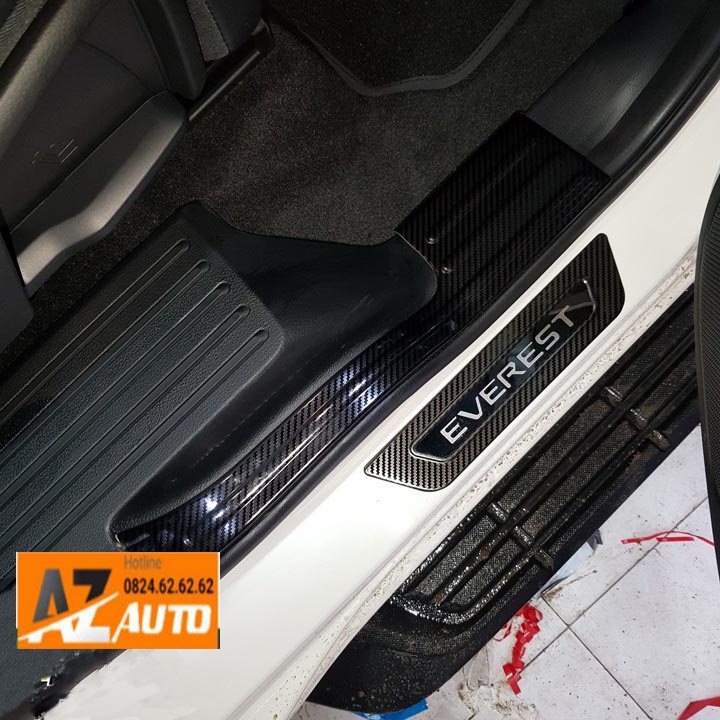 Ốp Bậc Cửa , chống trầy cốp Ford Everest 2017-2023 chất liệu vân carbon - tặng kèm keo trợ dính