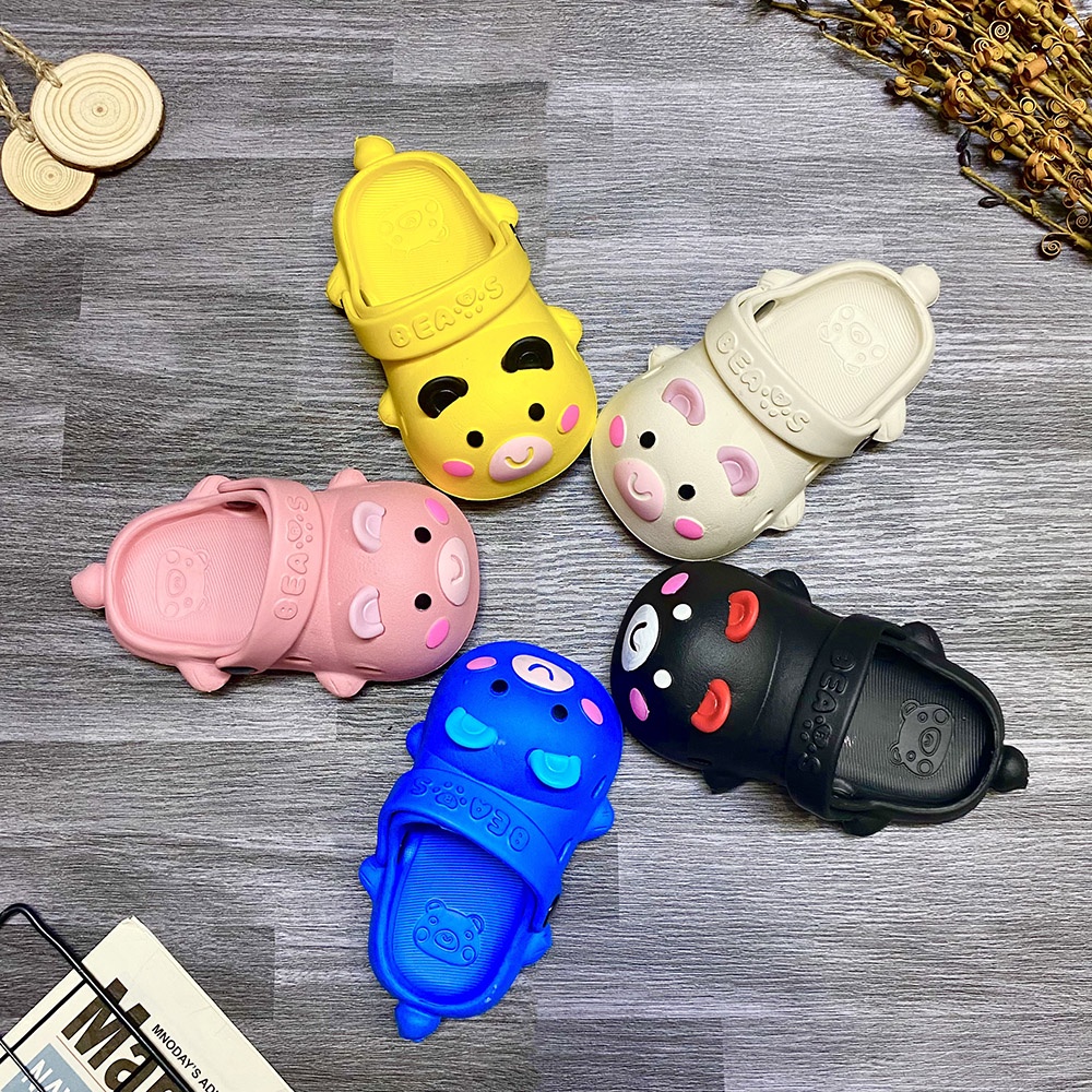 Dép sục cho bé hình gấu mang được 2 kiểu siêu cute - TT423