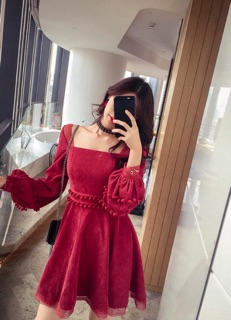 Đầm xoè nhung viền ren