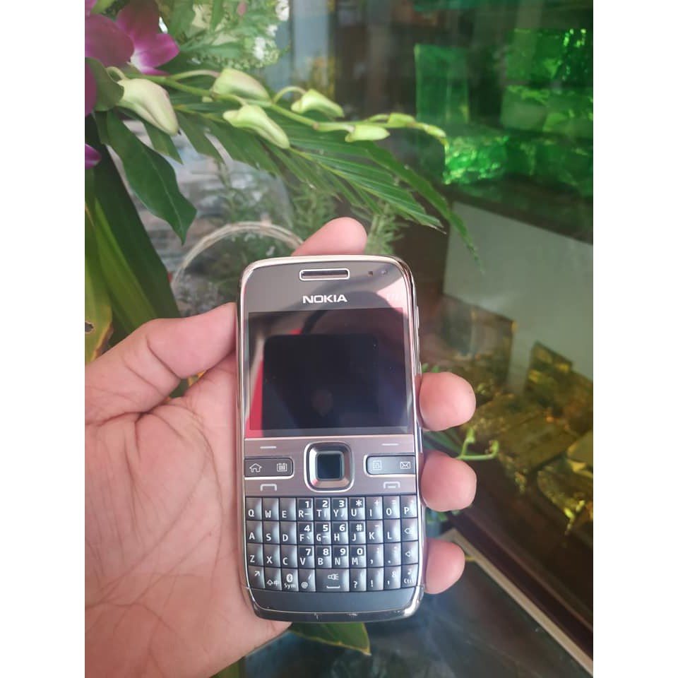 Điện thoại Nokia E72 Zin nguyên cây