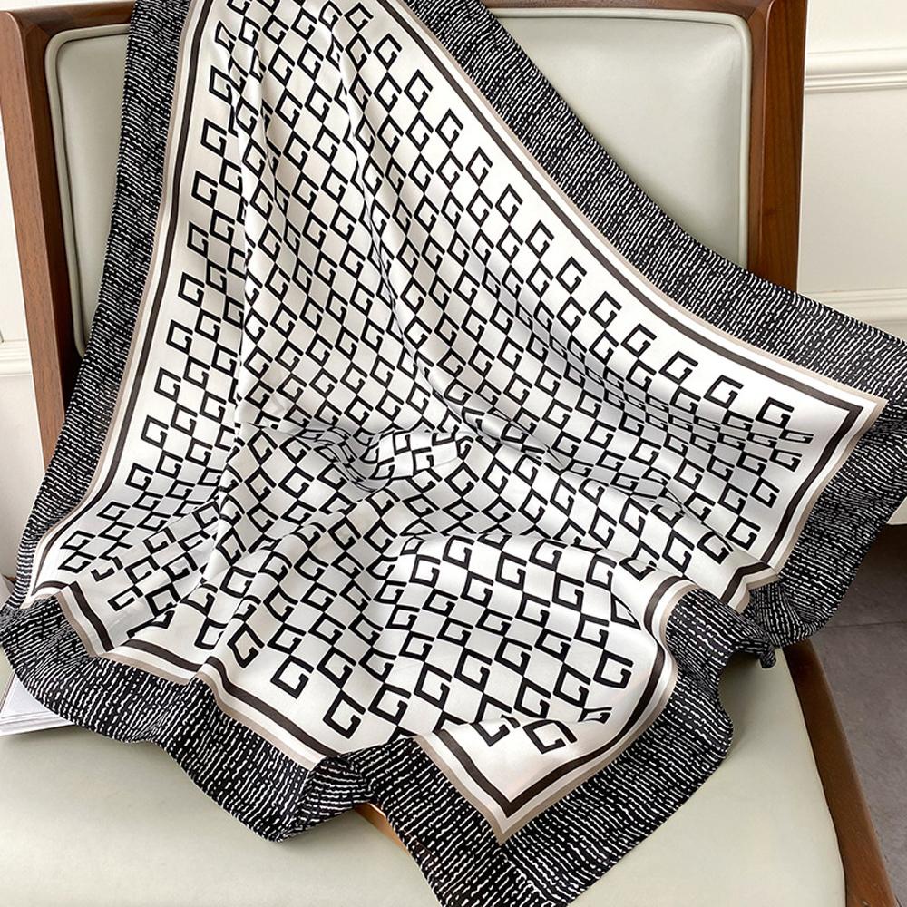 Khăn Choàng Cổ Bằng Lụa Satin Họa Tiết Chữ Nhiều Màu Sắc 70*70cm Dành Cho Nữ