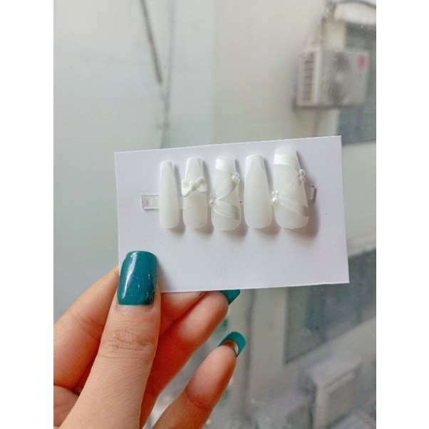 MÓNG GIẢ THIẾT KẾ CÔ DÂU HUYỀN TRANG NAIL HỘP 10 MÓNG KÈM KEO DŨA